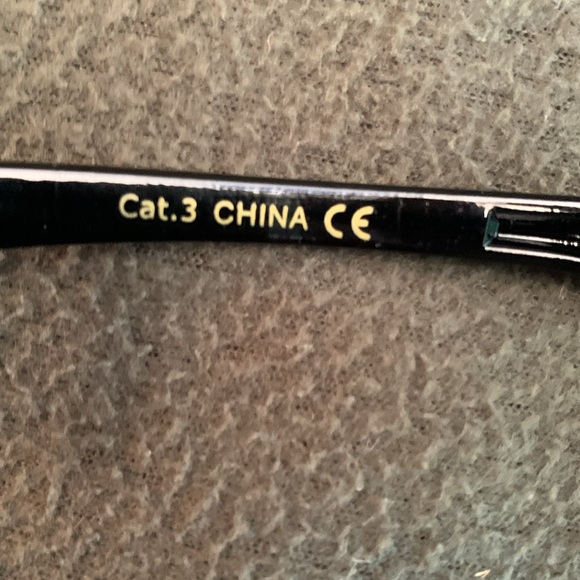 NWOT Nitrogen Polarized black sunglasses with strap. - Picture 3 of 5